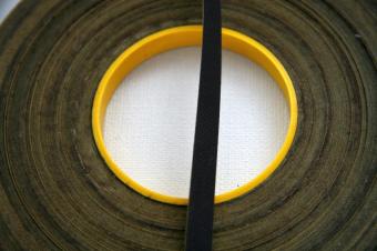 Nylon tape,  geen rek, perforatie of rafels meer.