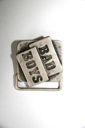 Buckle met tekst " Bad Boys" 4,5 cm.