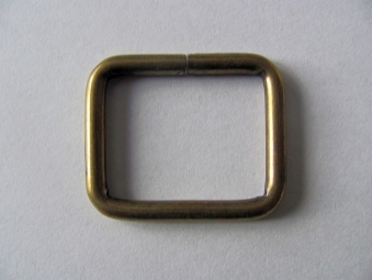 Vierkante bronskleurige ring 32 mm binnenmaat 25 mm