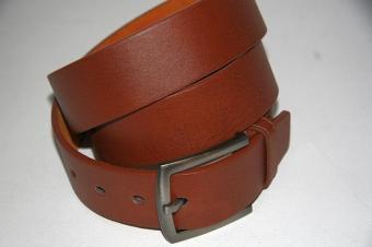 Gladde bruine riem.