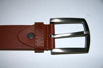 Gladde bruine riem.